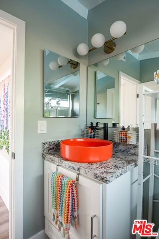 6504 Rhea Avenue, Los Angeles, CA 91335