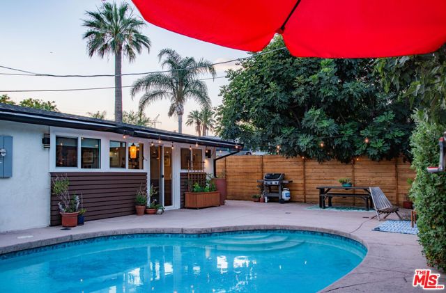 6504 Rhea Avenue, Los Angeles, CA 91335