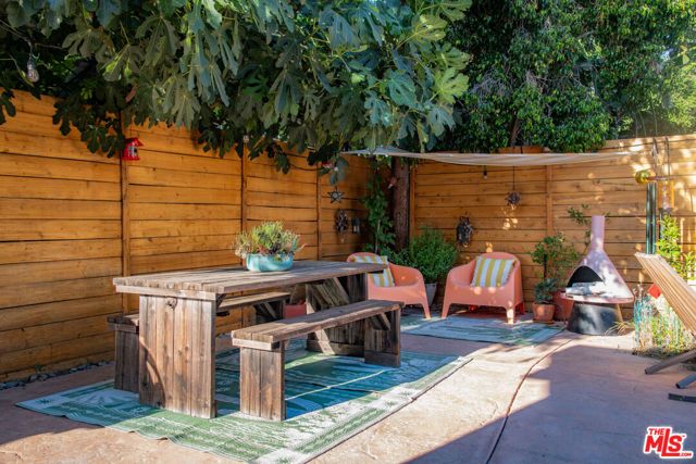 6504 Rhea Avenue, Los Angeles, CA 91335