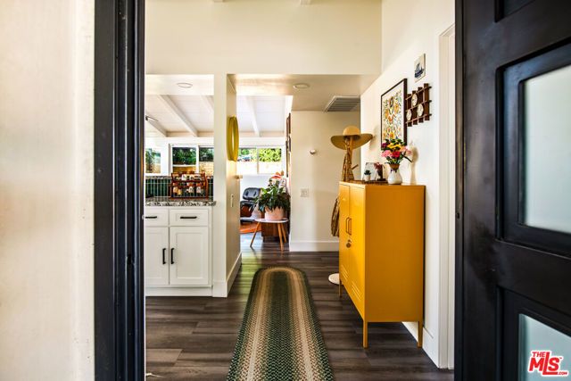 6504 Rhea Avenue, Los Angeles, CA 91335