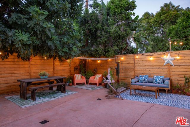 6504 Rhea Avenue, Los Angeles, CA 91335