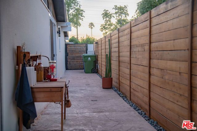 6504 Rhea Avenue, Los Angeles, CA 91335