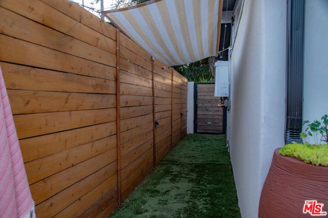 6504 Rhea Avenue, Los Angeles, CA 91335