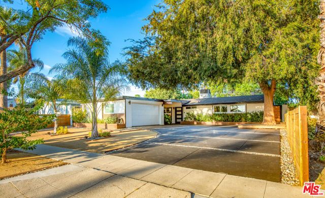 6504 Rhea Avenue, Los Angeles, CA 91335