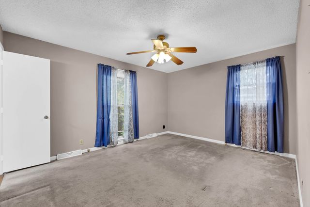 110 Kimbrough Ct, Clarksville, TN 37043