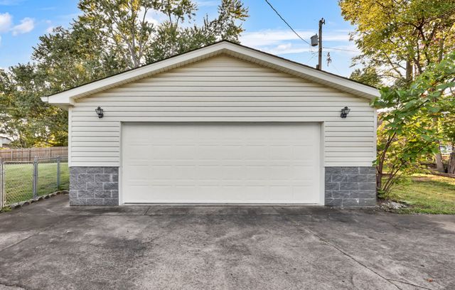110 Kimbrough Ct, Clarksville, TN 37043