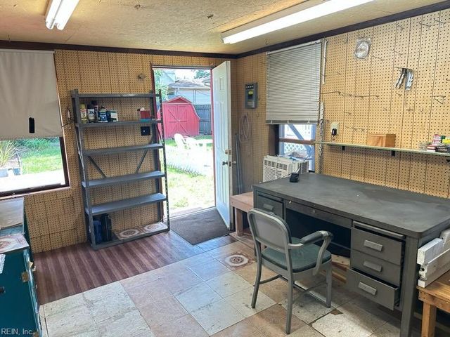 2036 English AVE, Chesapeake, VA 23320