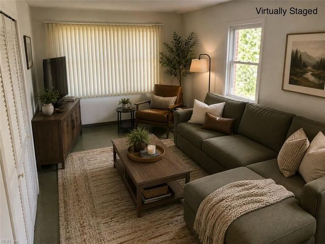 2036 English AVE, Chesapeake, VA 23320