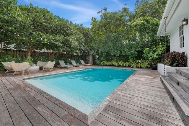 302 NW 16th Street, Delray Beach, FL 33444