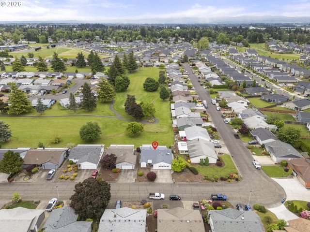 810 S COLUMBIA Dr, Woodburn, OR 97071
