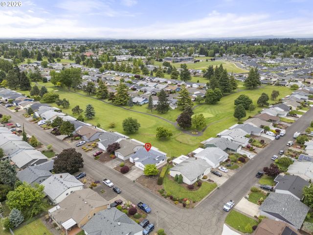 810 S COLUMBIA Dr, Woodburn, OR 97071
