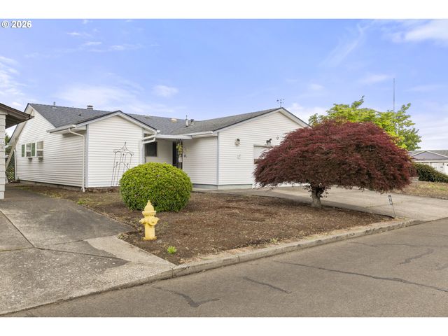 810 S COLUMBIA Dr, Woodburn, OR 97071