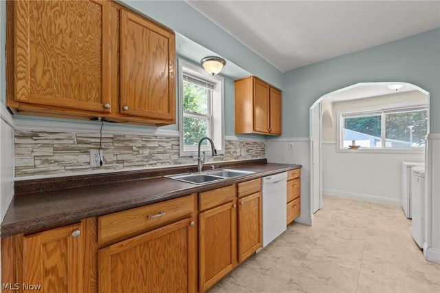 2318 Mogadore Road, Akron, OH 44312