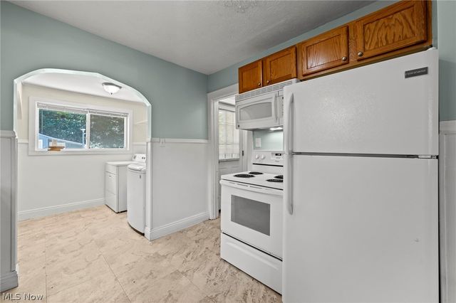 2318 Mogadore Road, Akron, OH 44312