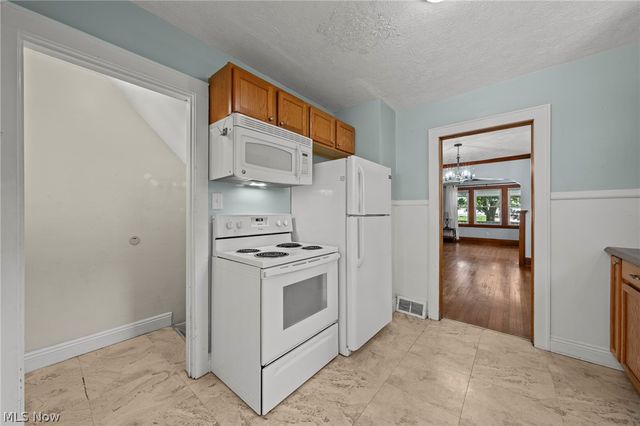 2318 Mogadore Road, Akron, OH 44312