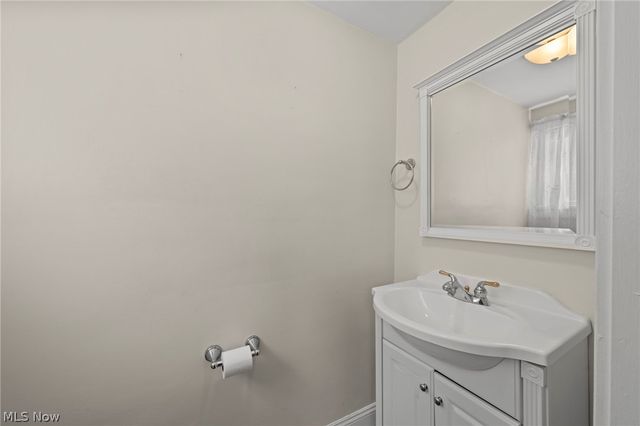 2318 Mogadore Road, Akron, OH 44312