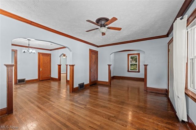 2318 Mogadore Road, Akron, OH 44312