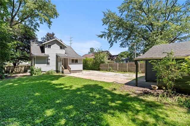 2318 Mogadore Road, Akron, OH 44312