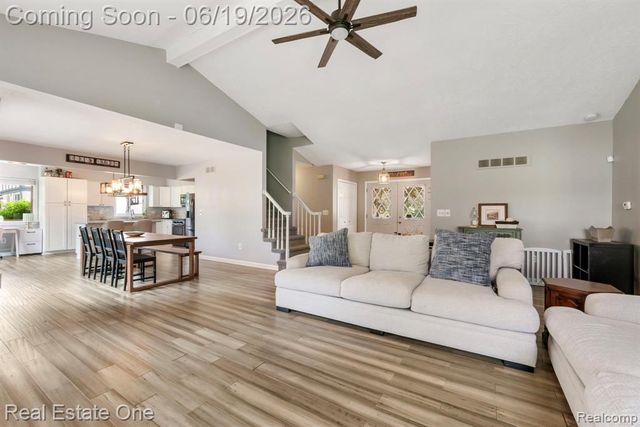 5277 Waterview Drive, West Bloomfield, MI 48323