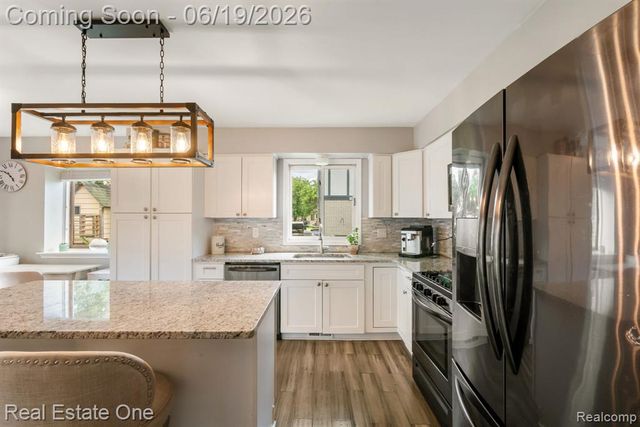 5277 Waterview Drive, West Bloomfield, MI 48323
