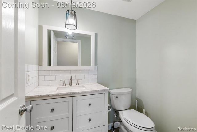 5277 Waterview Drive, West Bloomfield, MI 48323