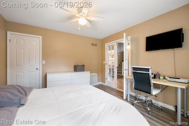 5277 Waterview Drive, West Bloomfield, MI 48323