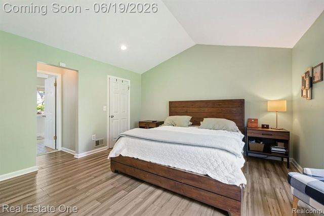 5277 Waterview Drive, West Bloomfield, MI 48323