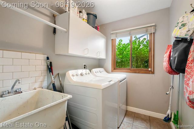 5277 Waterview Drive, West Bloomfield, MI 48323
