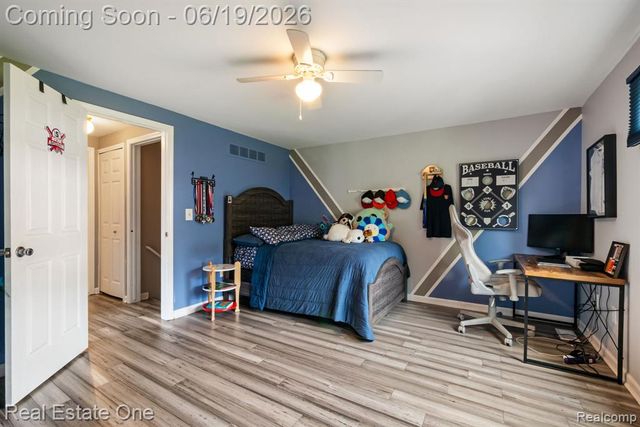 5277 Waterview Drive, West Bloomfield, MI 48323