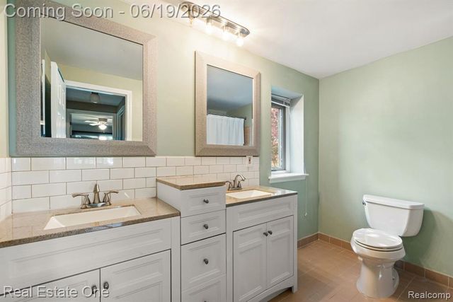 5277 Waterview Drive, West Bloomfield, MI 48323