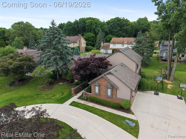 5277 Waterview Drive, West Bloomfield, MI 48323