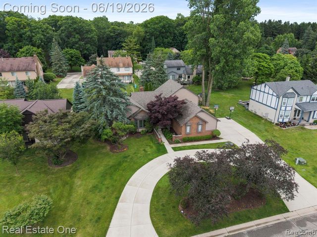 5277 Waterview Drive, West Bloomfield, MI 48323