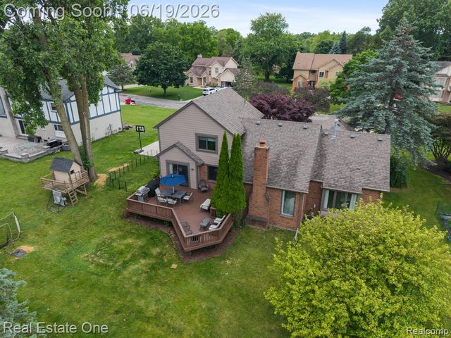 5277 Waterview Drive, West Bloomfield, MI 48323
