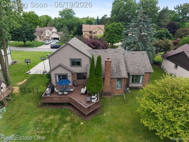 5277 Waterview Drive, West Bloomfield, MI 48323