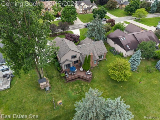 5277 Waterview Drive, West Bloomfield, MI 48323