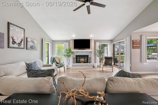 5277 Waterview Drive, West Bloomfield, MI 48323