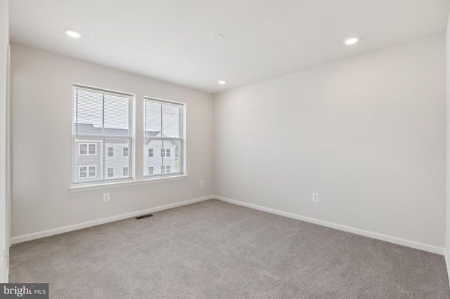 105 MILBURN DR, Martinsburg, WV 25401