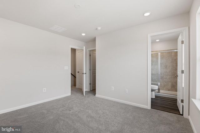 105 MILBURN DR, Martinsburg, WV 25401