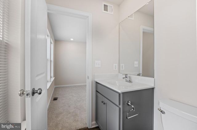 105 MILBURN DR, Martinsburg, WV 25401