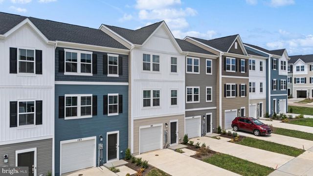 105 MILBURN DR, Martinsburg, WV 25401