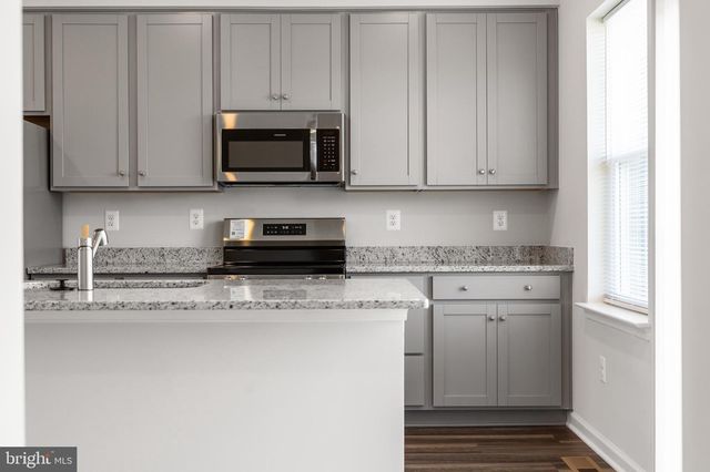 105 MILBURN DR, Martinsburg, WV 25401