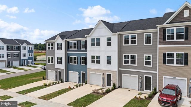 105 MILBURN DR, Martinsburg, WV 25401