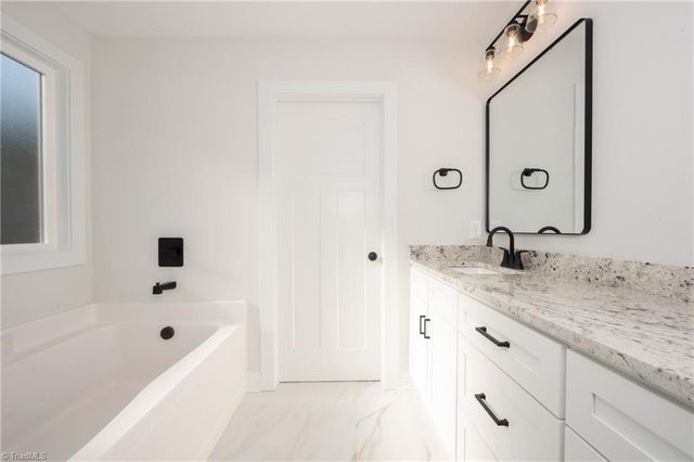 5040 Whitewood Lane, Winston-salem, NC 27104