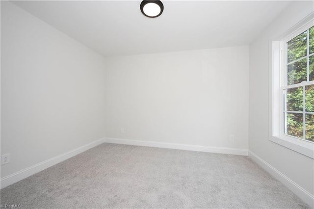 5040 Whitewood Lane, Winston-salem, NC 27104