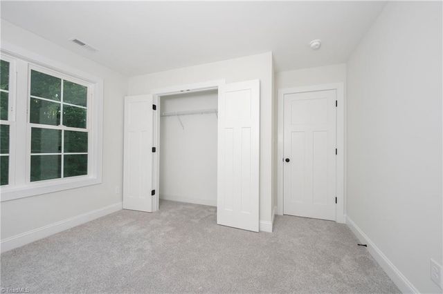 5040 Whitewood Lane, Winston-salem, NC 27104