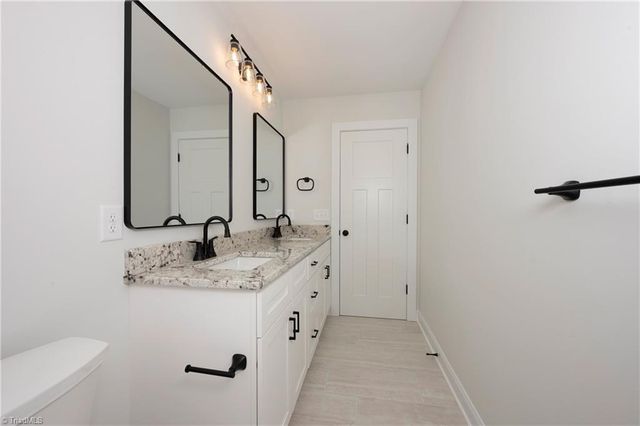5040 Whitewood Lane, Winston-salem, NC 27104