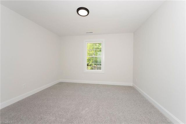 5040 Whitewood Lane, Winston-salem, NC 27104