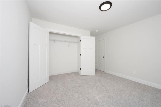 5040 Whitewood Lane, Winston-salem, NC 27104