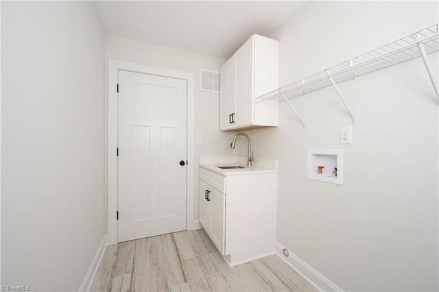 5040 Whitewood Lane, Winston-salem, NC 27104