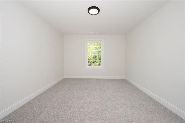 5040 Whitewood Lane, Winston-salem, NC 27104